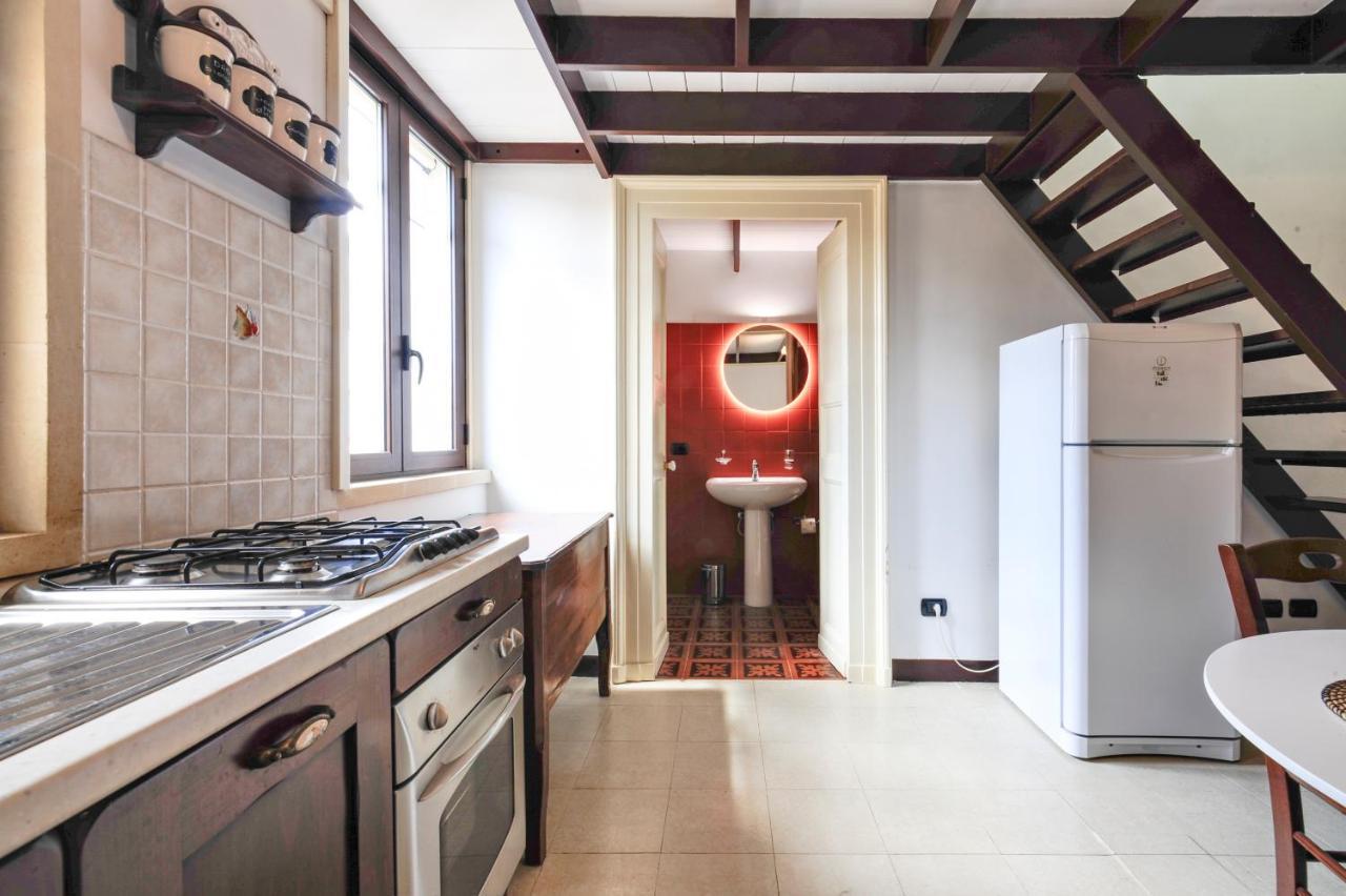 Castriota 19 - Jacuzzi Apartment Sit Lecce Ngoại thất bức ảnh